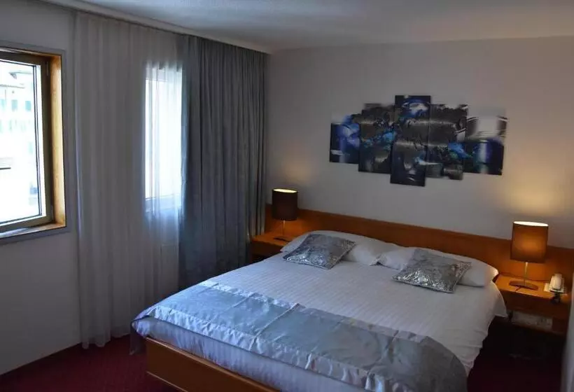 فندق Hôtel Des Trois Rois