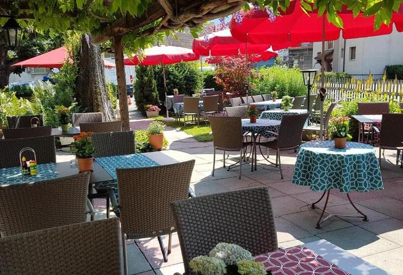 هتل Restaurant Hirschen