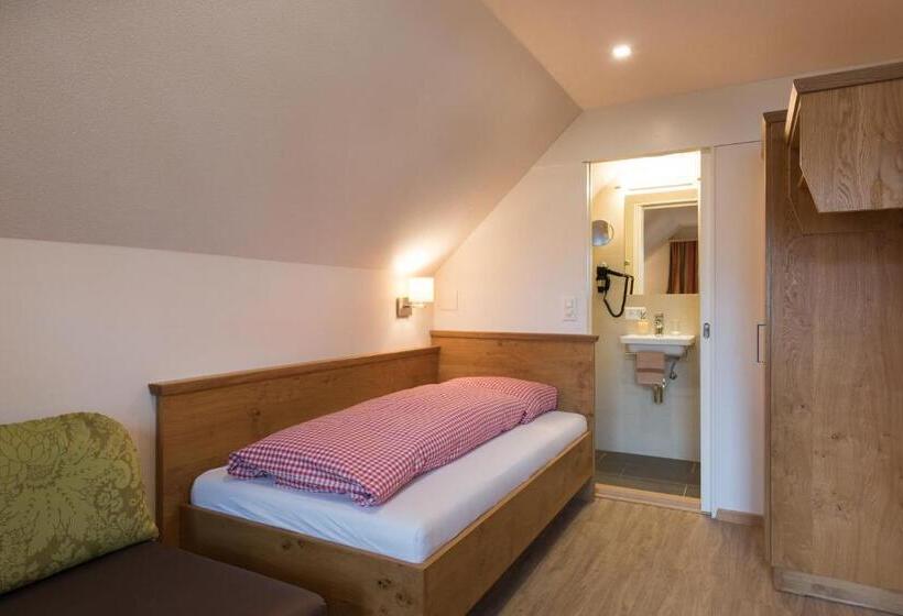 هتل Restaurant Hirschen