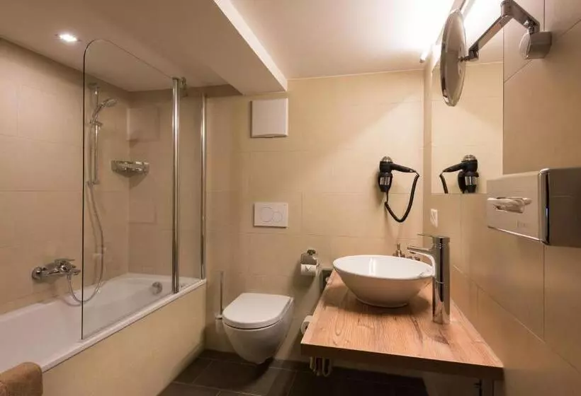 酒店 Restaurant Hirschen