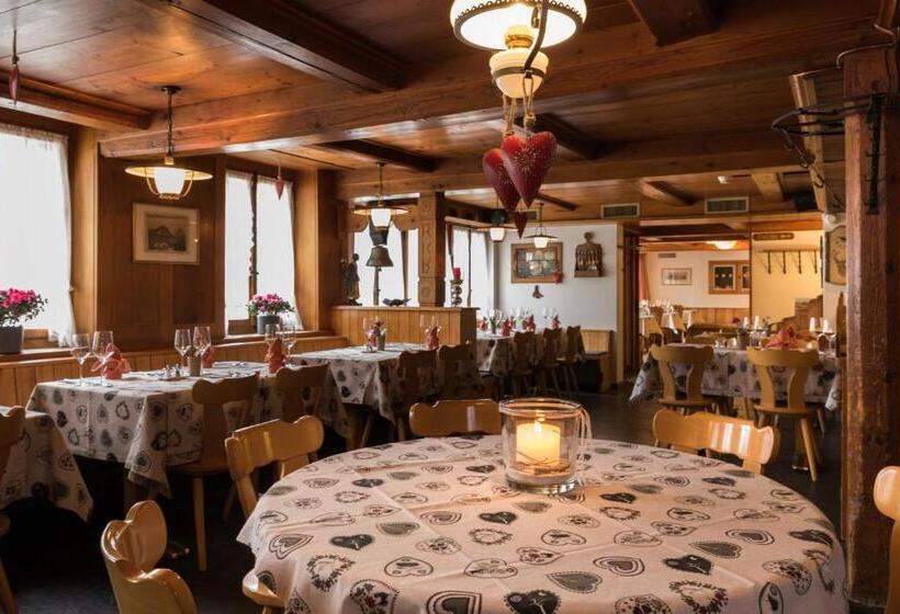 هتل Restaurant Hirschen