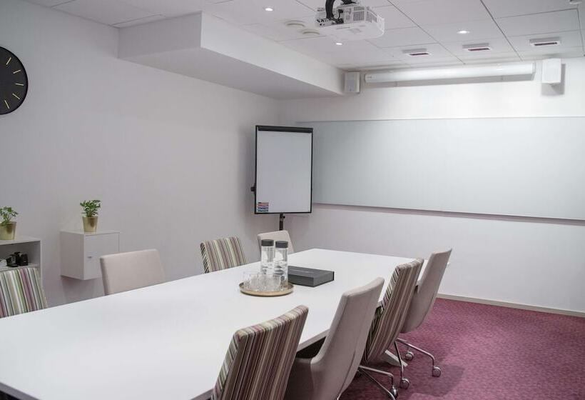 هتل Scandic Plaza Borås