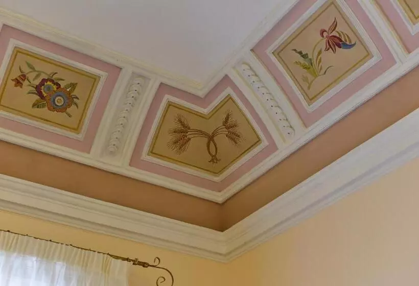 تختخواب و صبحانه Palazzo Degli Affreschi