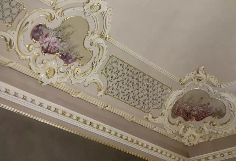 تختخواب و صبحانه Palazzo Degli Affreschi