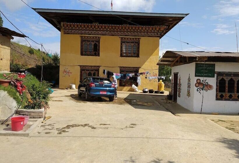 تختخواب و صبحانه Thuji Homestays