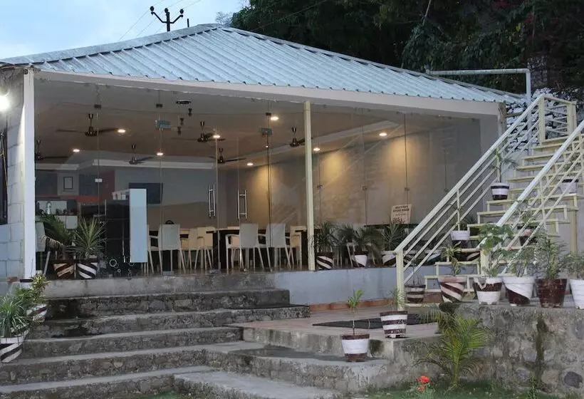 Hotelli Nature's Valley Resort