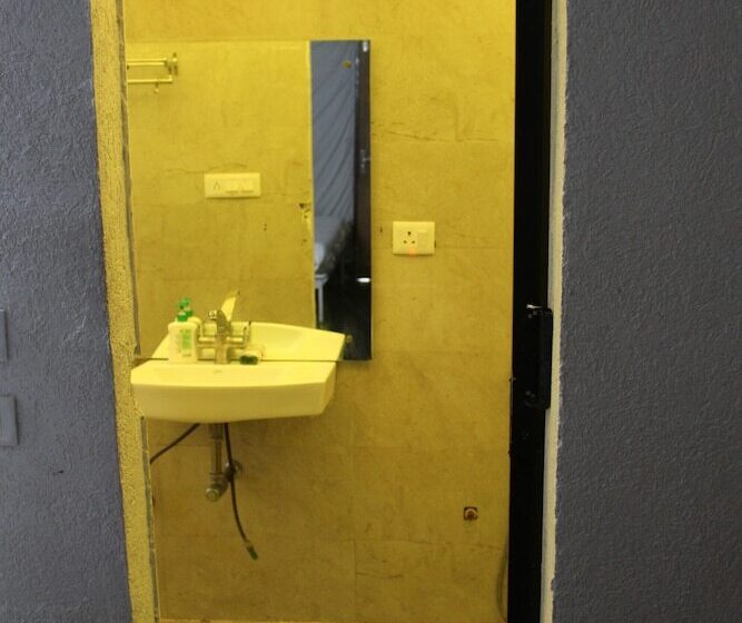 فندق Nature's Valley Resort