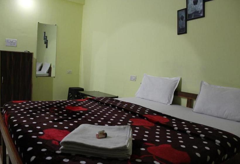 בית מלון כפרי Navdurga Holidays