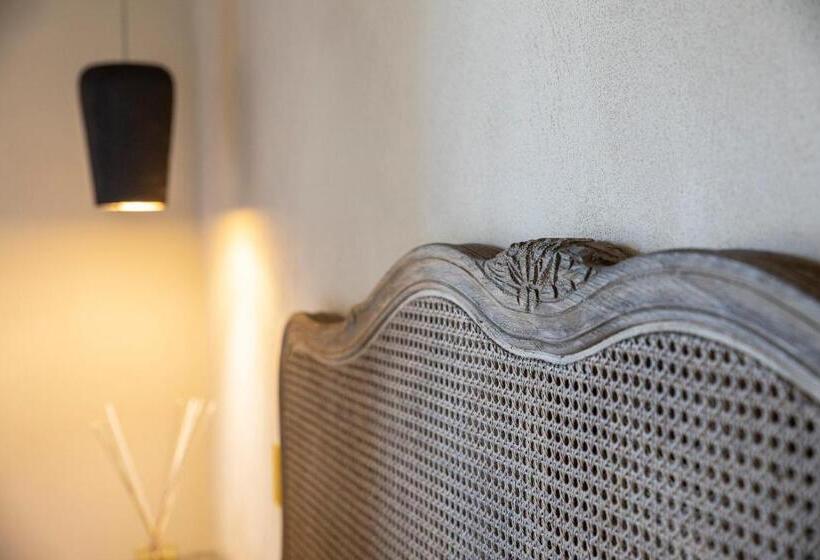 فندق ريفى Capanna Suites