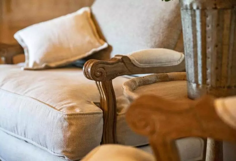 هتل روستایی Capanna Suites