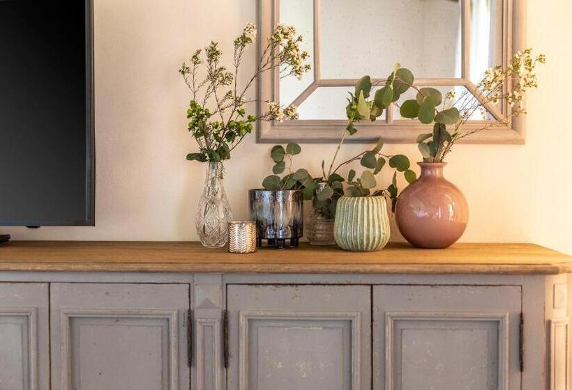 فندق ريفى Capanna Suites