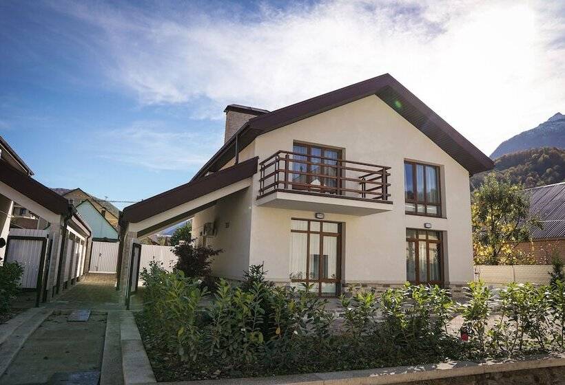 בית מלון כפרי Villa Alpina