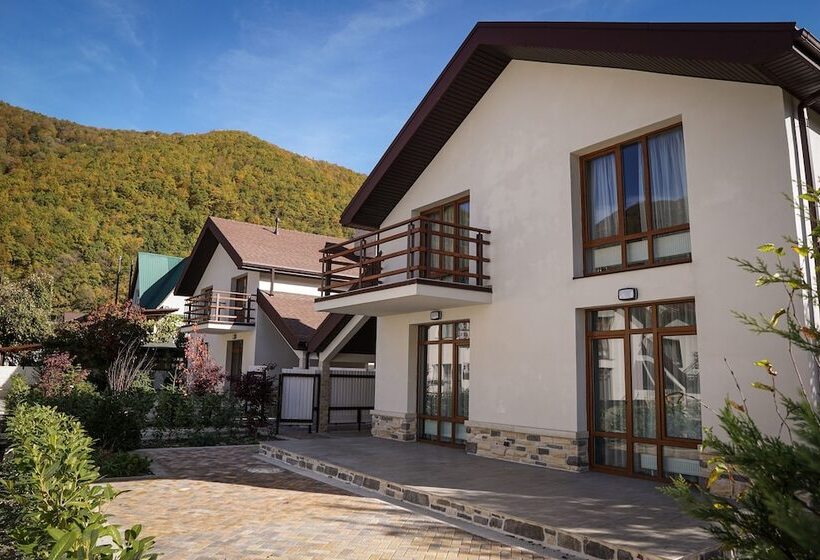 בית מלון כפרי Villa Alpina