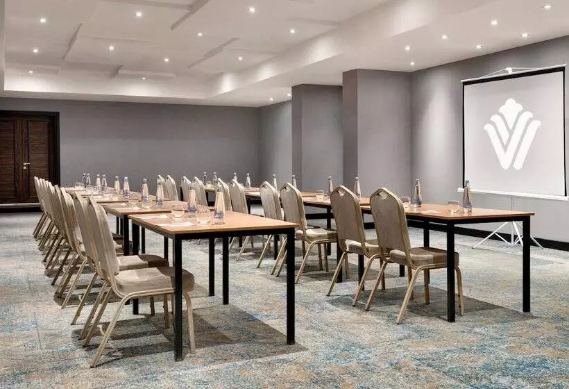 ホテル Wyndham Grand Tbilisi