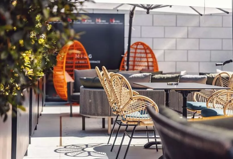 ホテル Wyndham Grand Tbilisi