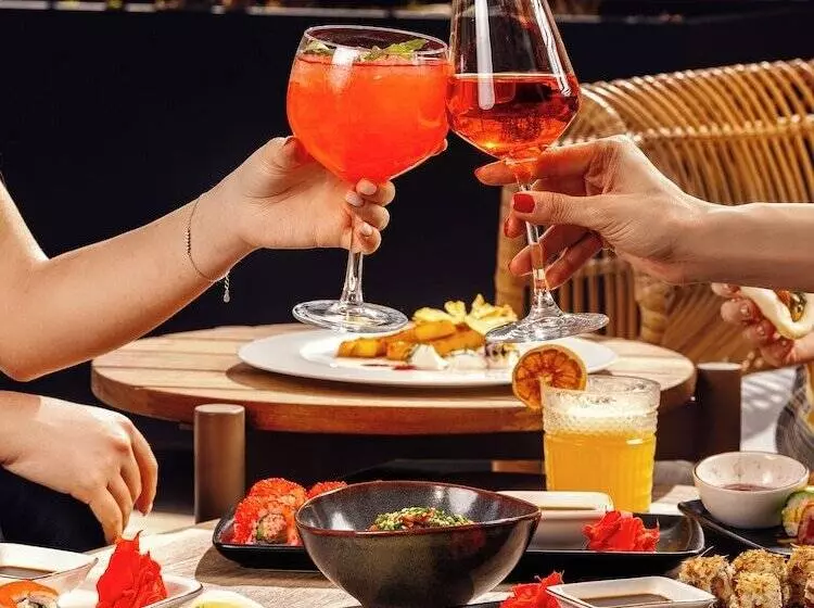 ホテル Wyndham Grand Tbilisi