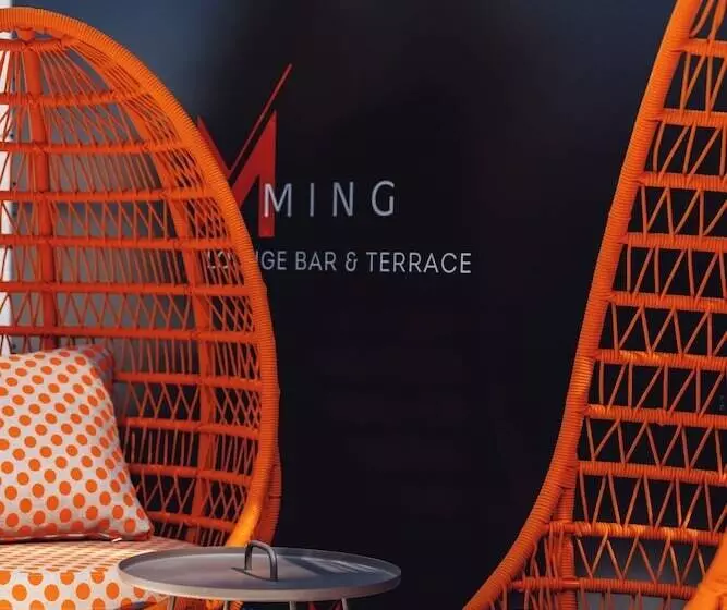 ホテル Wyndham Grand Tbilisi