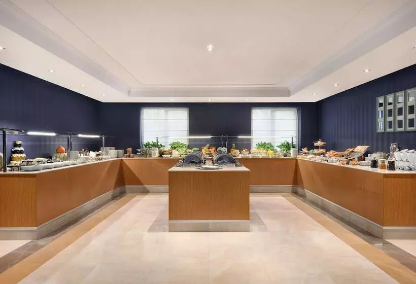 ホテル Wyndham Grand Tbilisi