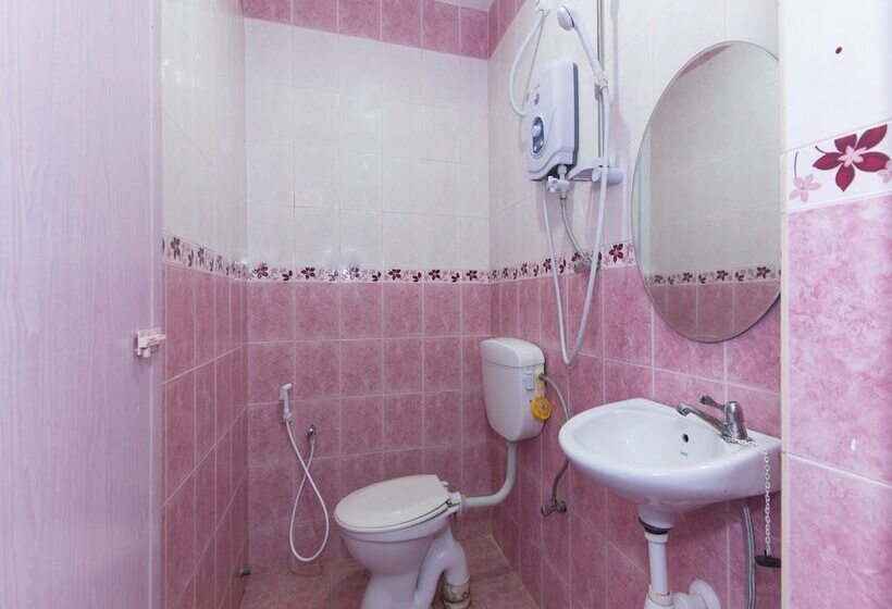 Oyo 906 Happy 92 Hotel Lumut