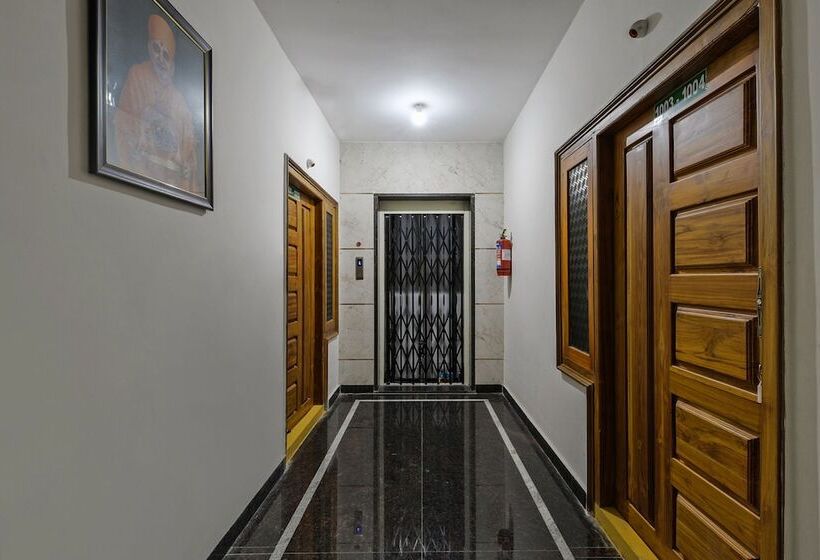 Pramukh Hotels By Oyo Rooms