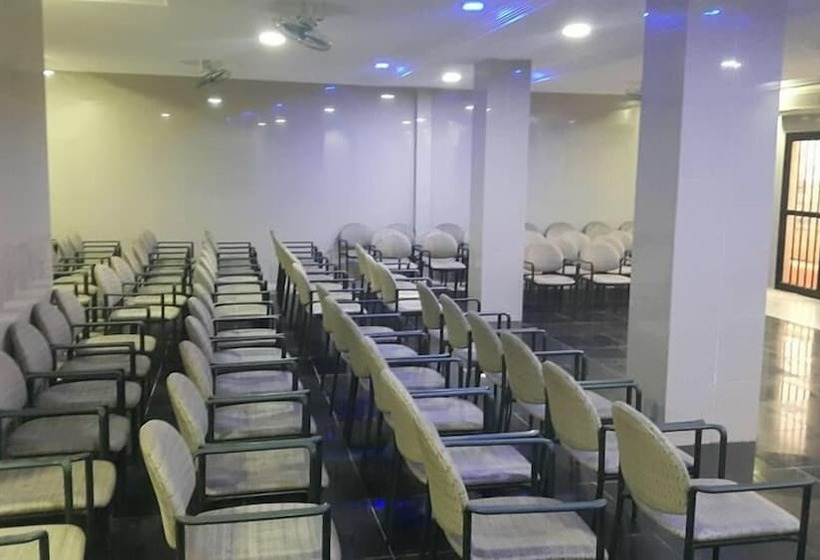 Résidence Mbissine Diouf