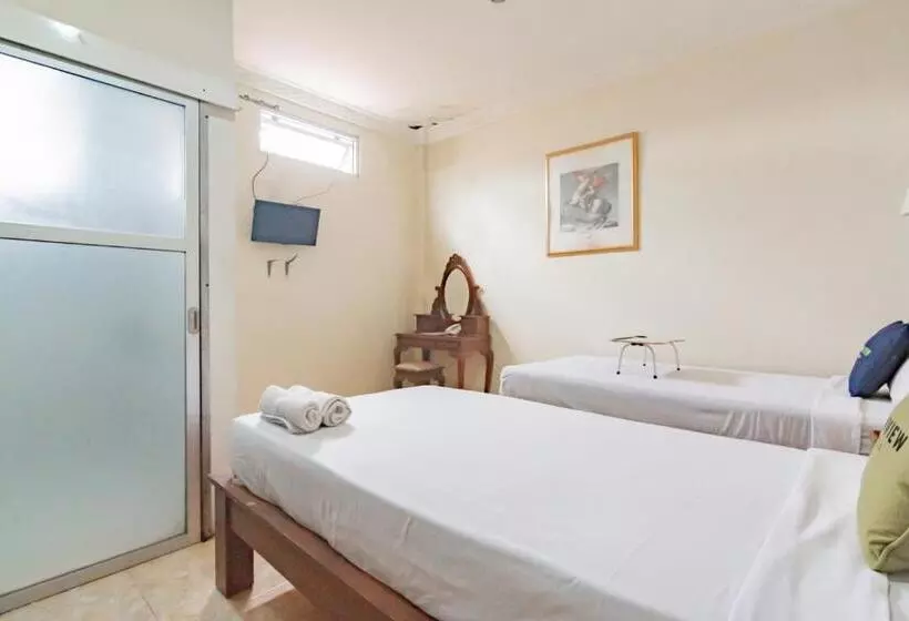 Urbanview Hotel Mon Bel Cibodas By Reddoorz