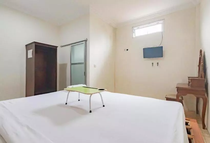 Urbanview Hotel Mon Bel Cibodas By Reddoorz