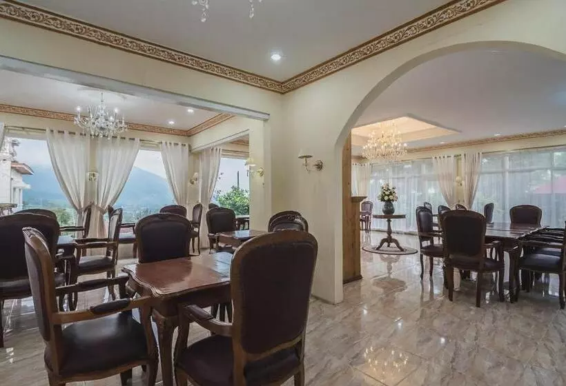 Urbanview Hotel Mon Bel Cibodas By Reddoorz