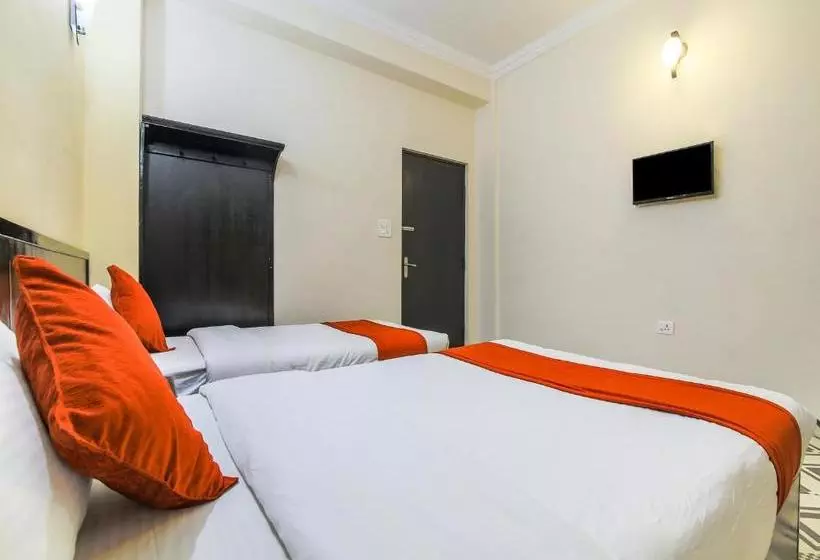 هتل Aadarsha Inn By Oyo Rooms