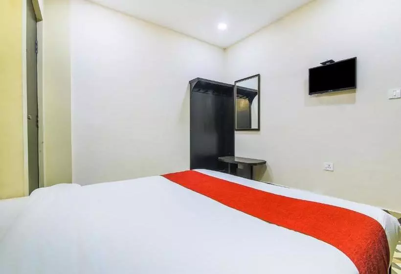 هتل Aadarsha Inn By Oyo Rooms