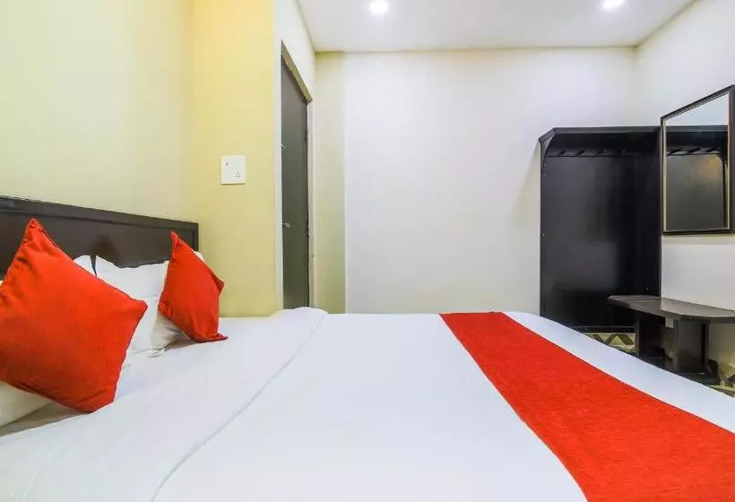 هتل Aadarsha Inn By Oyo Rooms