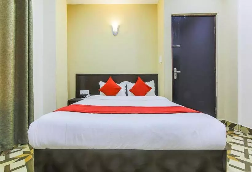 هتل Aadarsha Inn By Oyo Rooms