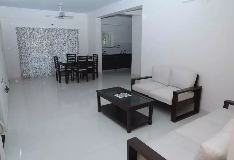 هتل Brundavan Suites