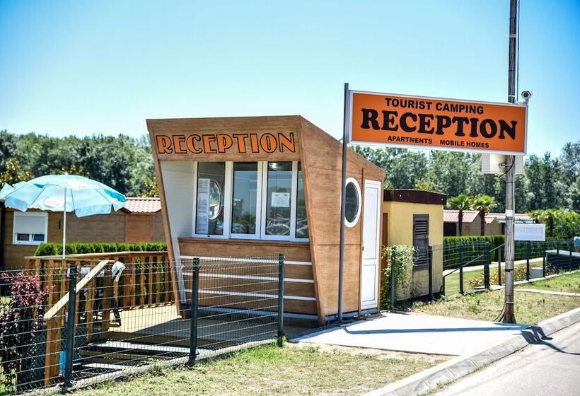 هتل Mobile Homes Giovanni's Beach Copacabana