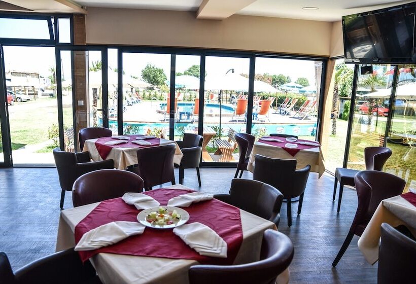 هتل Mobile Homes Giovanni's Beach Copacabana