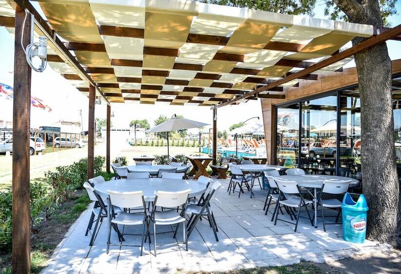 هتل Mobile Homes Giovanni's Beach Copacabana