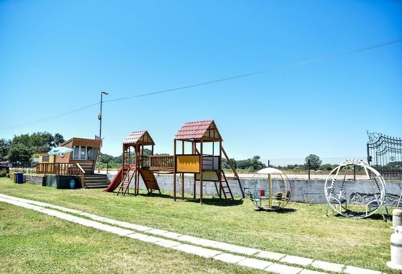 هتل Mobile Homes Giovanni's Beach Copacabana