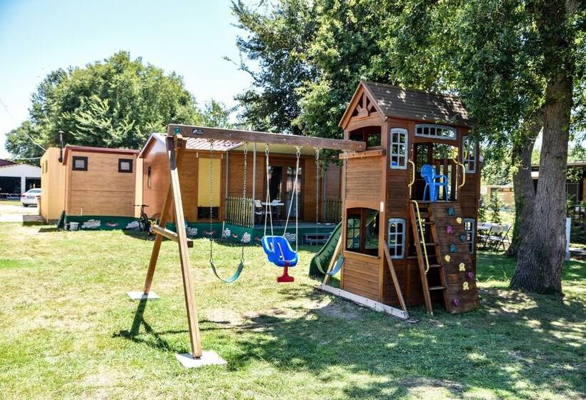 هتل Mobile Homes Giovanni's Beach Copacabana