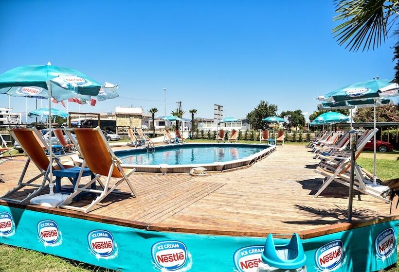 هتل Mobile Homes Giovanni's Beach Copacabana