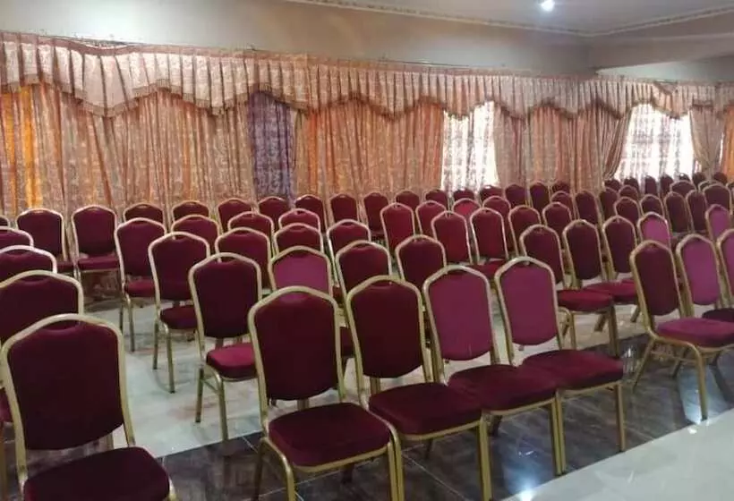 ホテル Obaa S Golden Plaza