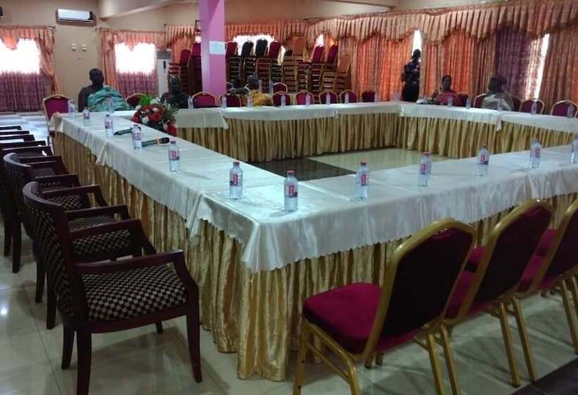 호텔 Obaa S Golden Plaza