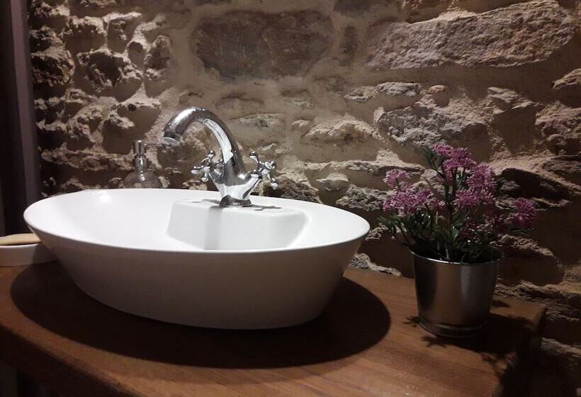 בית מלון כפרי Paradosiako Saratsi   Traditional Guest House