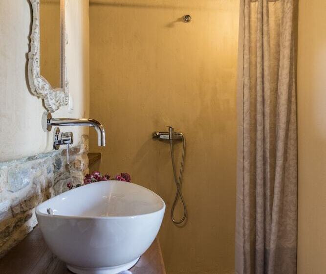 בית מלון כפרי Paradosiako Saratsi   Traditional Guest House