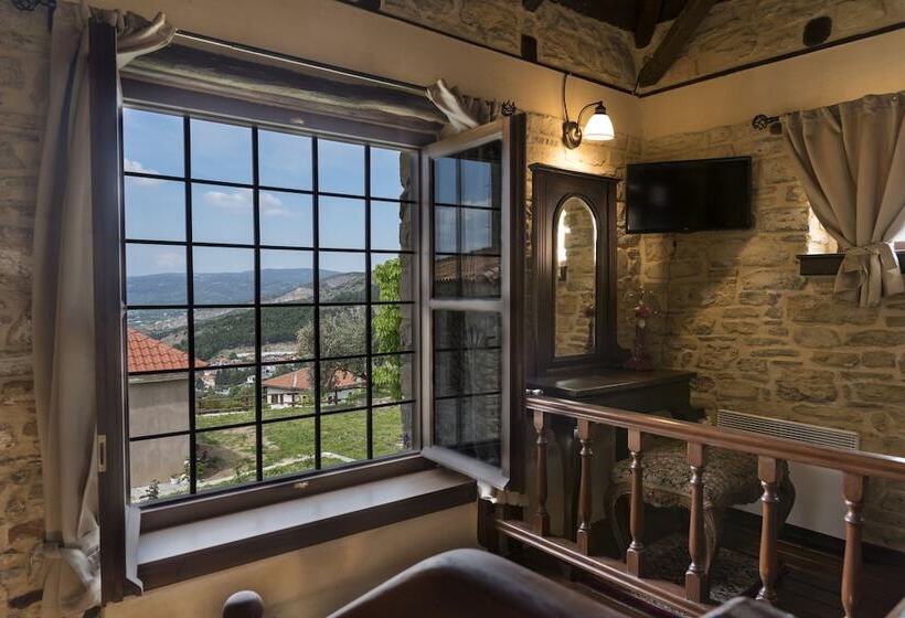 בית מלון כפרי Paradosiako Saratsi   Traditional Guest House