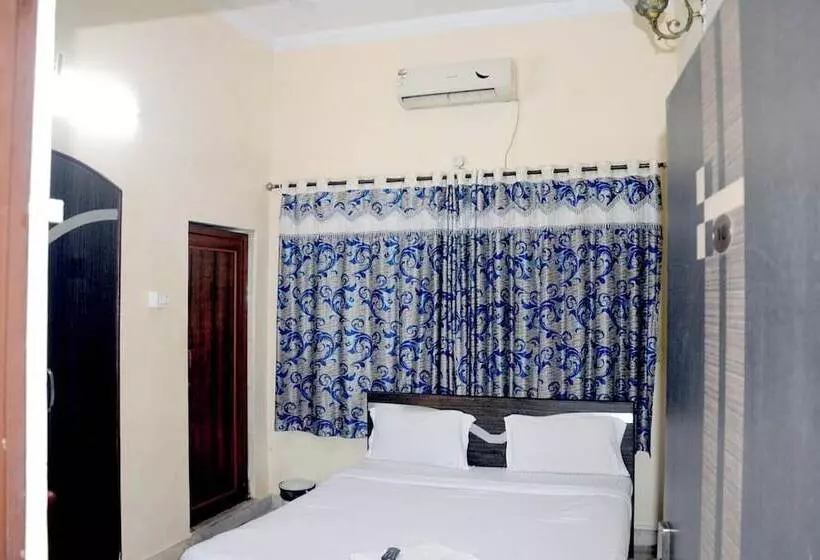 Hôtel Raviz Inn