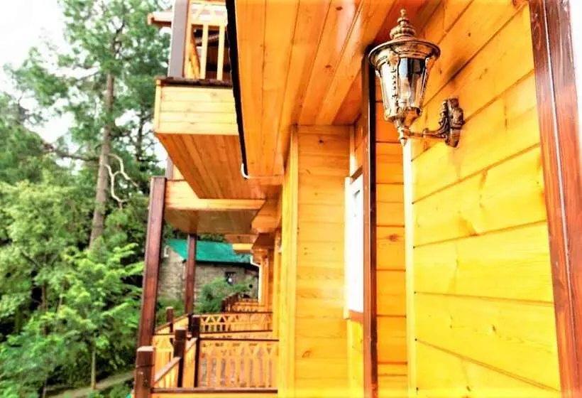 Hotelli The Himalayan Woods