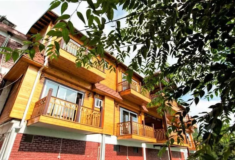 Hotelli The Himalayan Woods