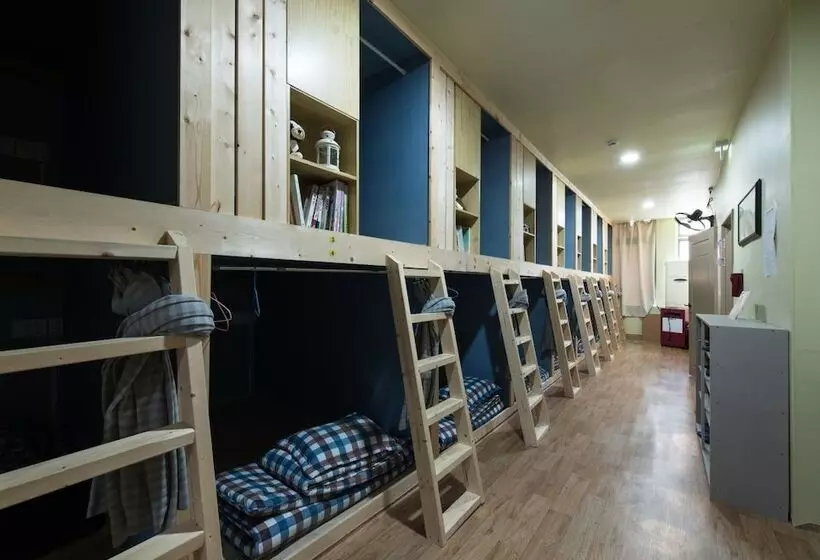 Mukobaran Guesthouse   Hostel