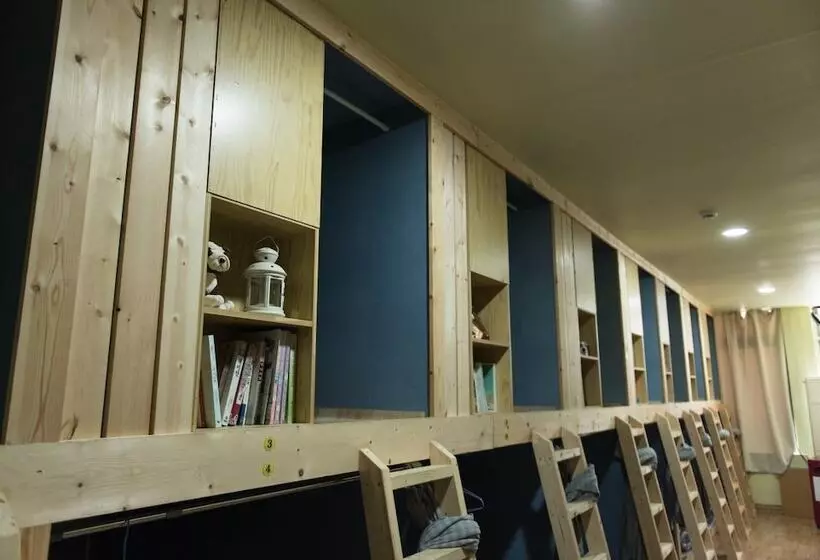 Mukobaran Guesthouse   Hostel