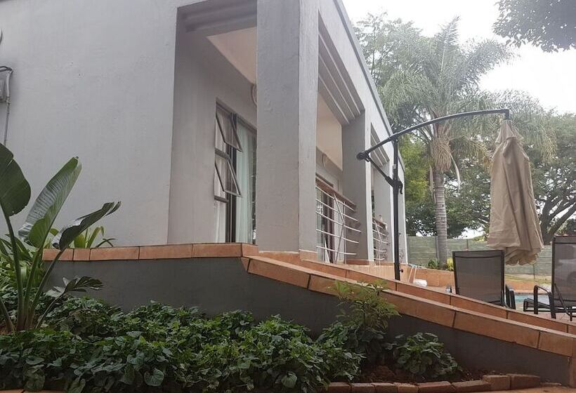 펜션 Izinga Guest House